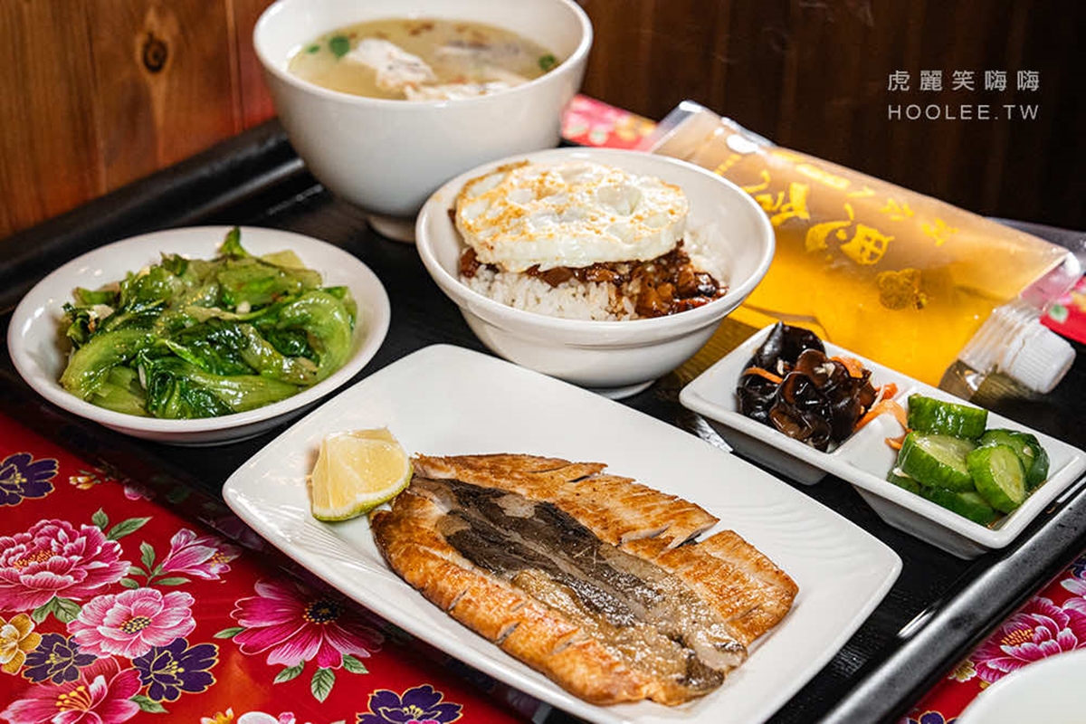 宵夜爽吃黑金腿庫飯！肉燥飯＋半熟蛋銷魂爆表，古早味蒸蛋湯也必點