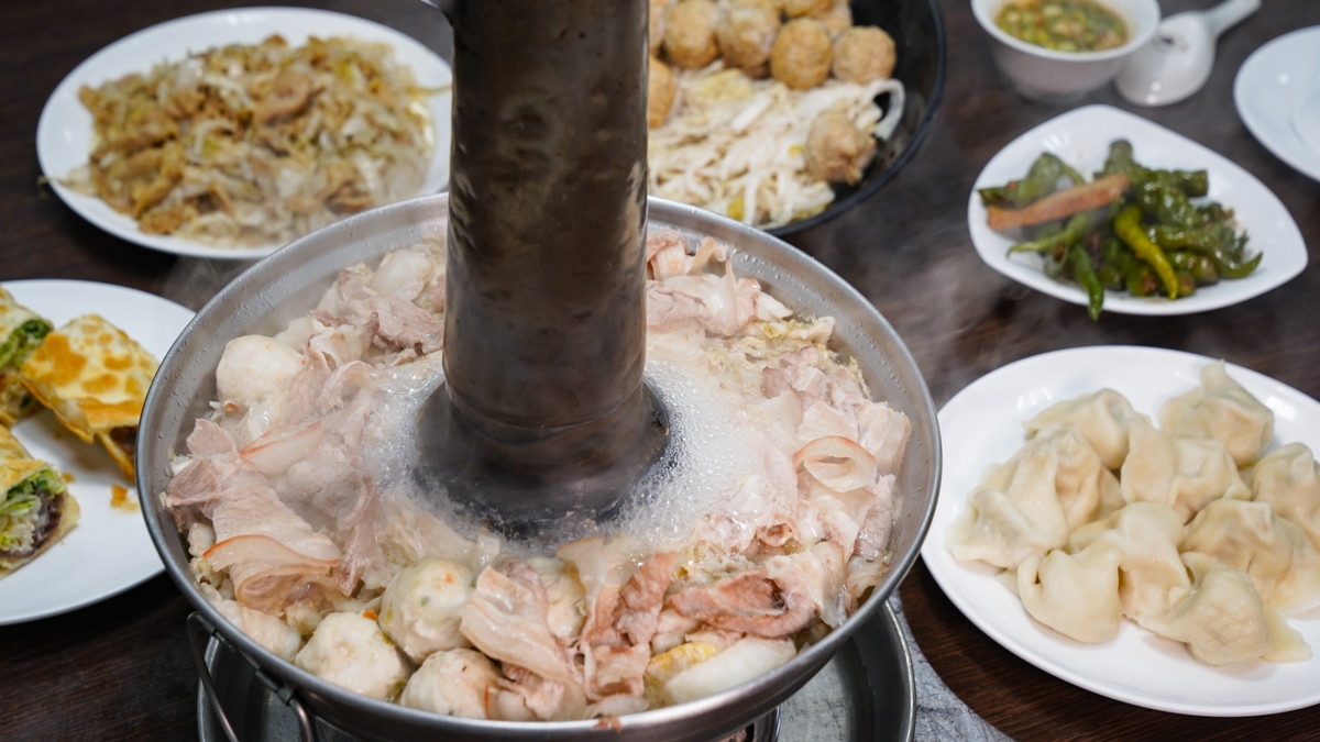 說到高雄最有名的酸菜白肉鍋，絕對少不了左營劉家！（圖片來源：美食好芃友）