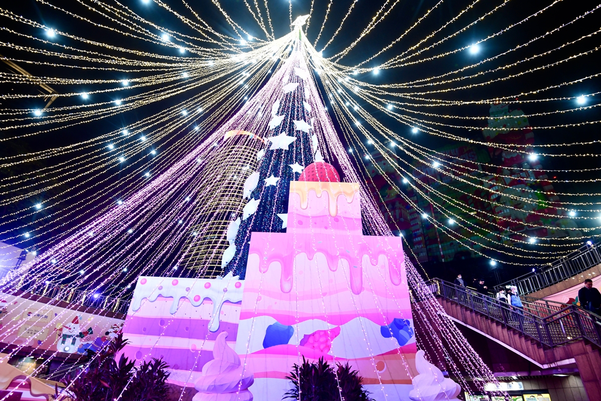 2023新北歡樂耶誕城11/17開城！打卡最美「甜點星」，看史上最廣3D光雕秀