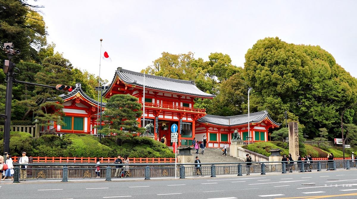 「八坂神社」占地很大，想要仔細走１圈也要花一點時間。（圖片來源：敦小蓮の食旅錄）