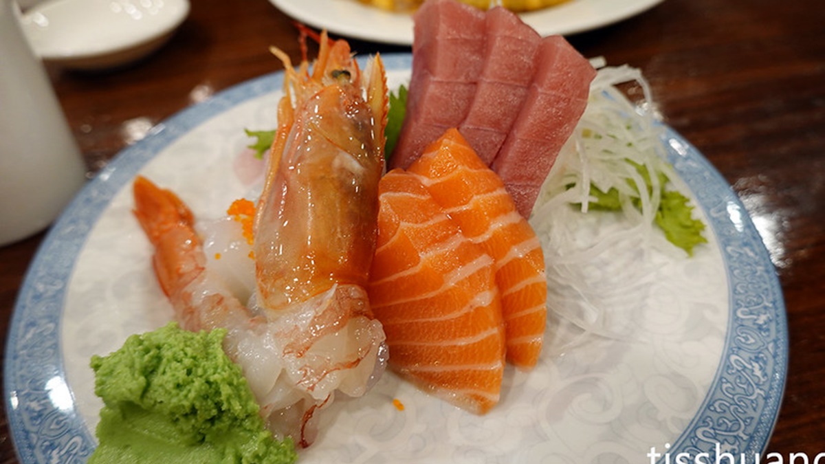 特選生魚片，有明蝦、鮭魚、鮪魚。（圖片來源：TISS玩味食尚）