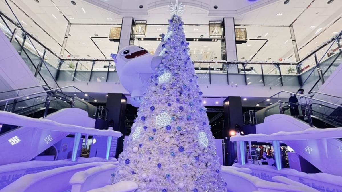 台茂2023年在B2「挑空中庭」登場的是聖誕大型裝置「雪怪與迷宮聖誕樹」。（圖片來源：台茂購物中心）