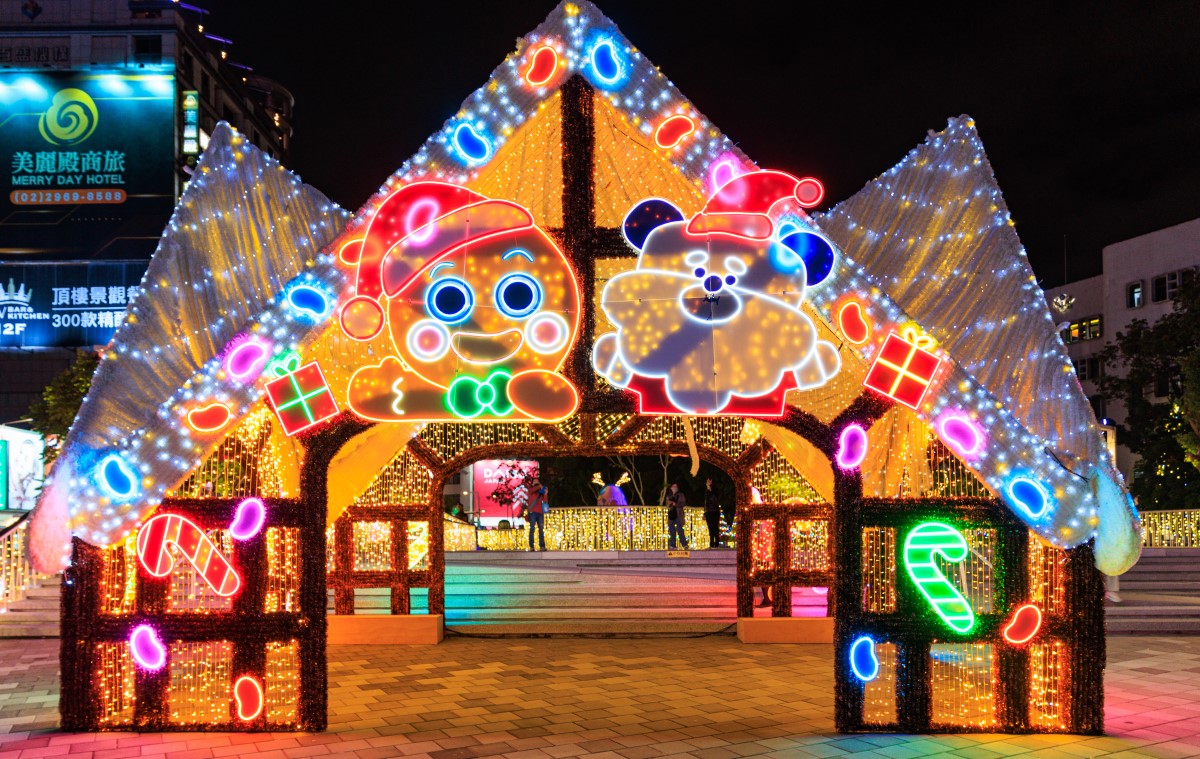 耶誕城甜蜜四大燈區介紹，創新3D光雕展演！震撼視覺