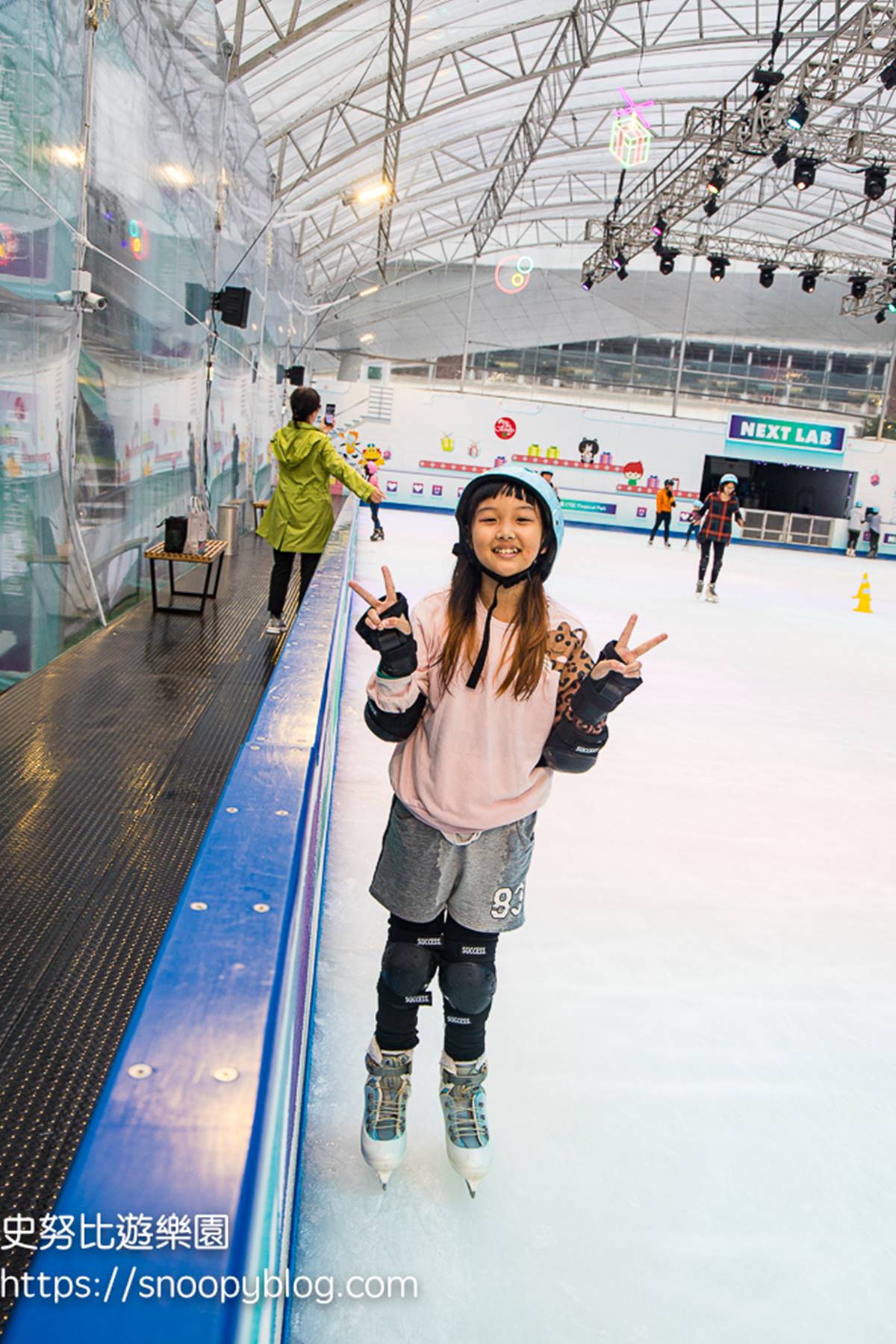 颳風下雨也不怕！台北「超神祕室內景點」是這家，騎偉士牌、溜冰通通免費