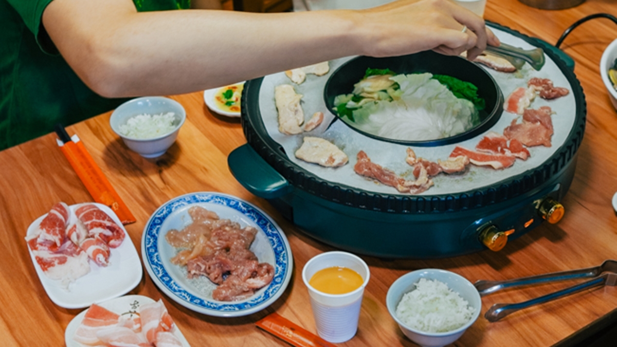 「泰式火鍋」類似於韓國燒烤和中國火鍋的結合。（圖片來源：胖貓咪的奇幻旅程）