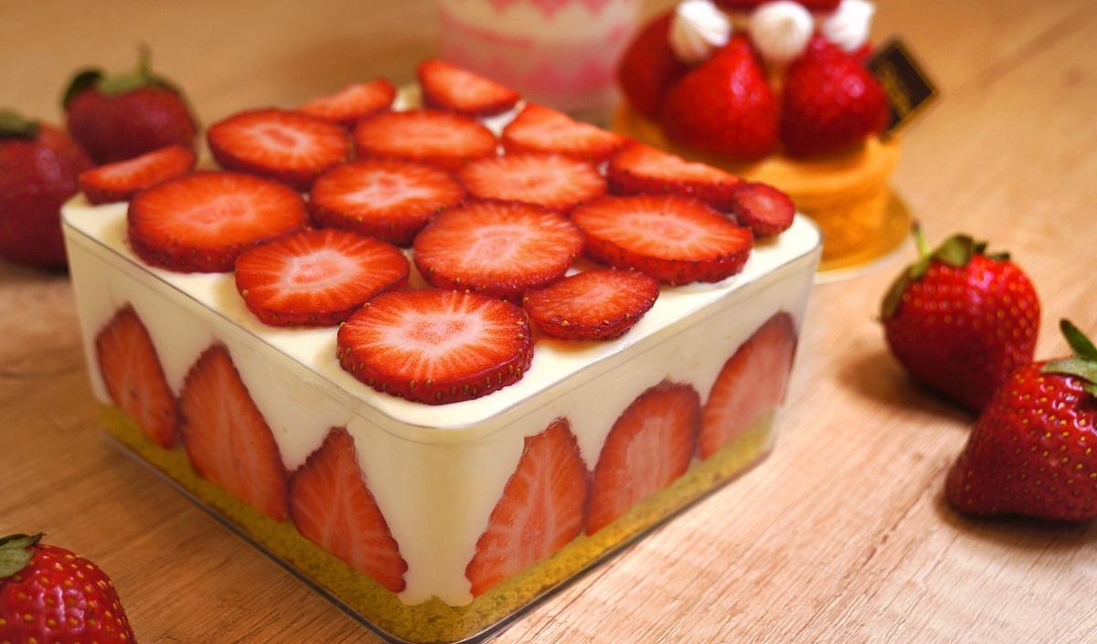 爆量「草莓寶盒」15顆塞滿滿！星級麵包坊銅板價草莓祭，還有炒麵麵包尬草莓