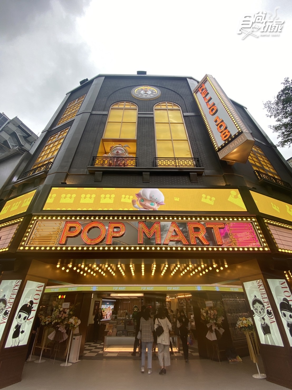【新開店】公仔人瘋了！150坪「POP MART西門旗艦店」，４層樓千款潮玩公仔買爆