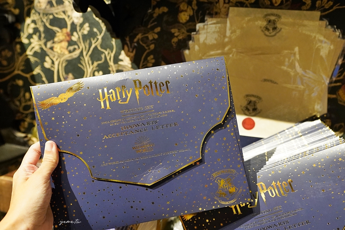 2023台灣人最愛東京景點！「哈利波特影城」必買周邊：客製入學信、魔法袍