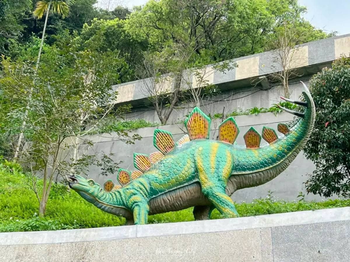 打卡「台式美學」！７款「台味滿滿」景點：福德宮走錯棚恐龍、宜蘭最蝦雕像