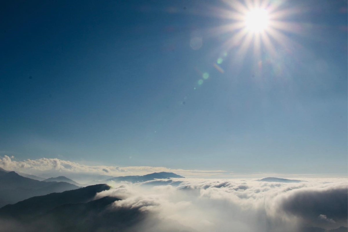 秒飛瑞士看湖光山景！南投祕境民宿腳底就是雲海，運氣好還能看雪