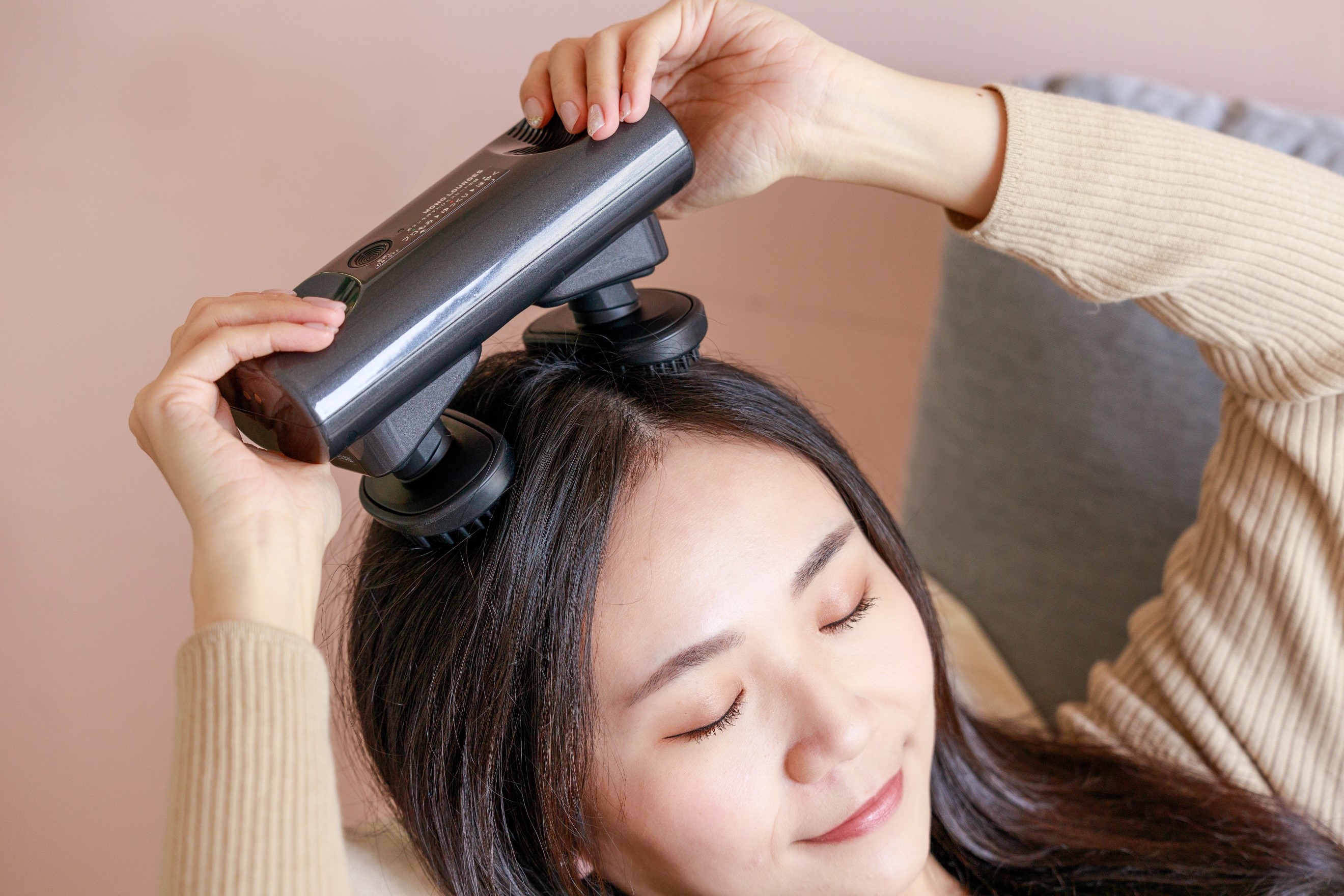 一招擁有蓬鬆秀髮！日本網友激推ATEX這台 史上最強仿生抓揉養髮神器