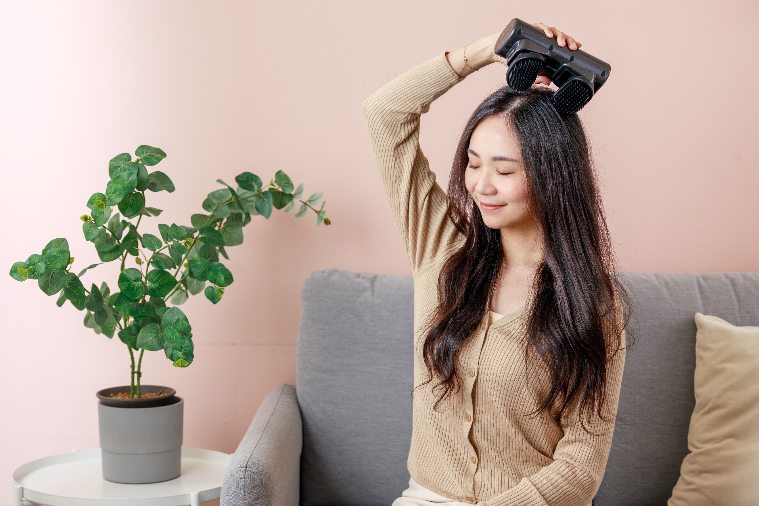 一招擁有蓬鬆秀髮！日本網友激推ATEX這台 史上最強仿生抓揉養髮神器