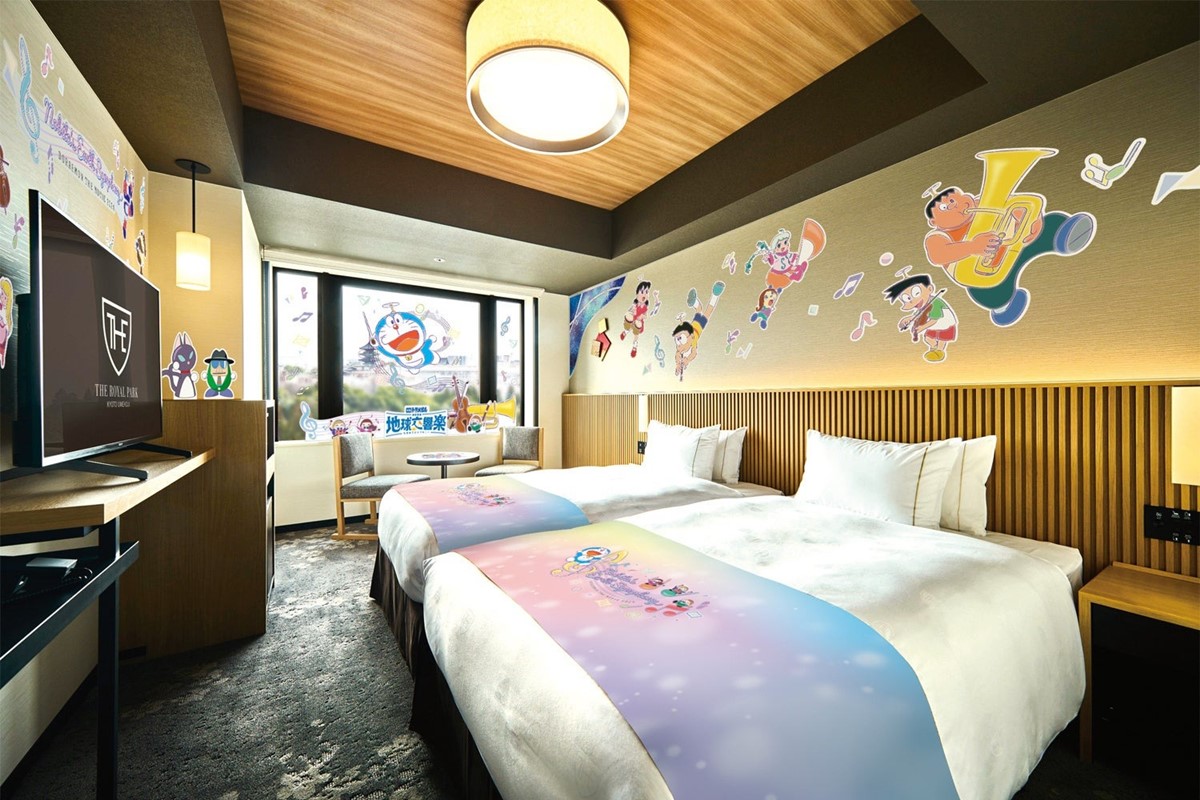 最新「哆啦A夢主題房」來了！超萌機器貓陪睡，四次元空間袋、旅行包帶回家