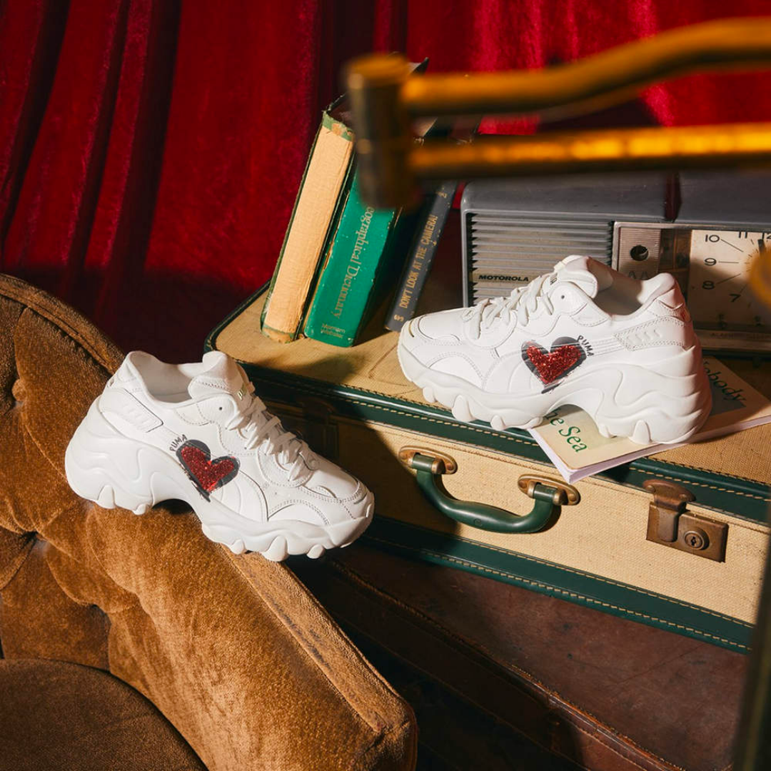 2024情侶鞋推薦清單:Nike、小ck小白鞋、FILA厚底鞋,百搭穿出甜蜜氛圍