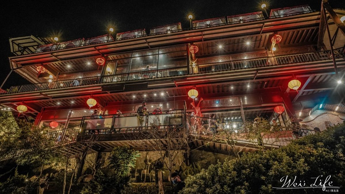 「清豐濤月景觀餐廳」占地千坪，有「台阪神隱少女湯屋」的稱號。（圖片來源：Wei笑生活）