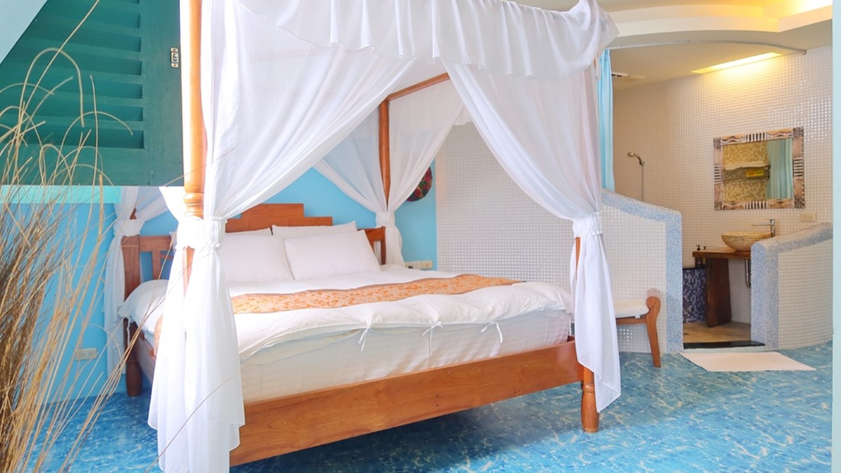 「峇里風情景觀２人房」是清爽的海島風情。（圖片來源：混血珊莎的奇幻旅程）