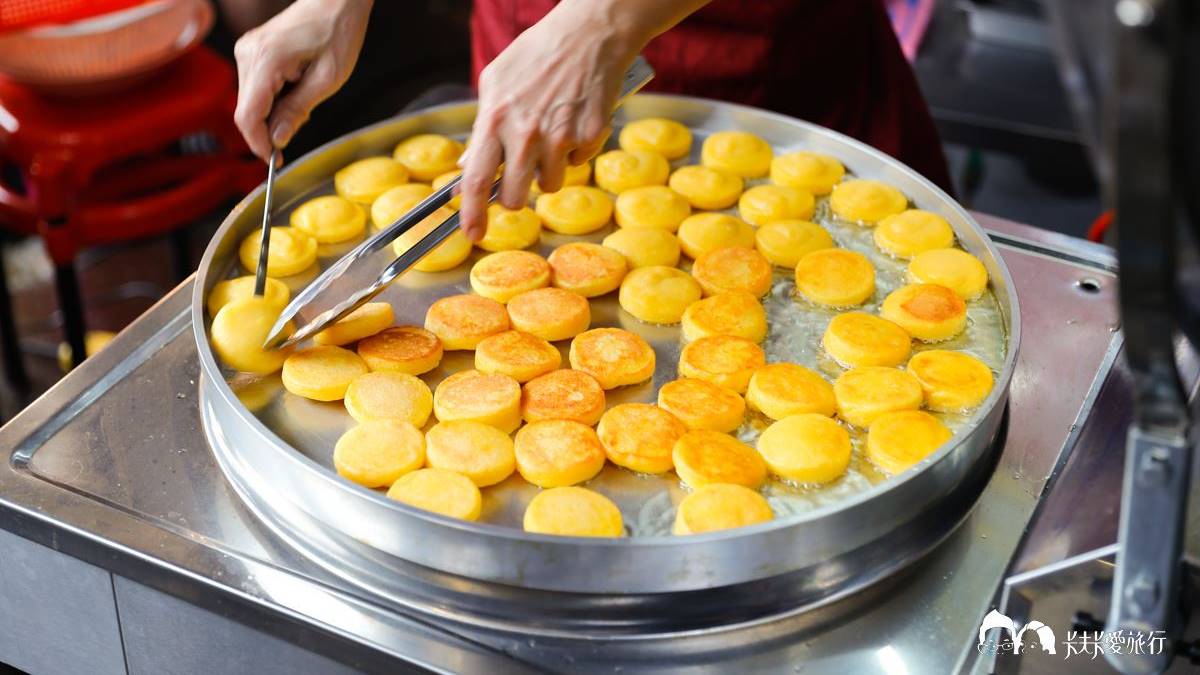 「58石磨玉米餅」是位在宜蘭羅東夜市裡的特色美食小吃。