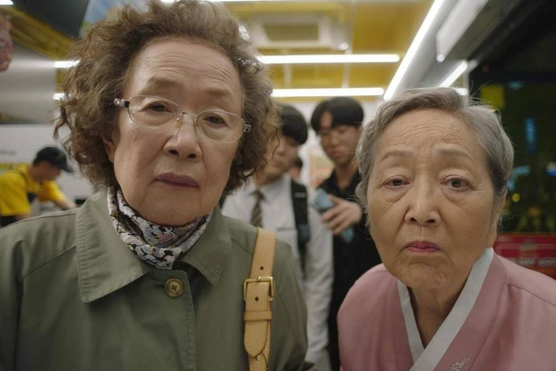韓國2大「國民奶奶」攜手相伴超過一甲子感人祕辛！80歲也能一起追星太幸福
