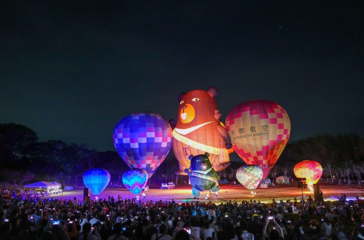 台南熱氣球嘉年華「這２天」登場！賞喔熊氣球、限定光雕秀，加碼逛週末市集