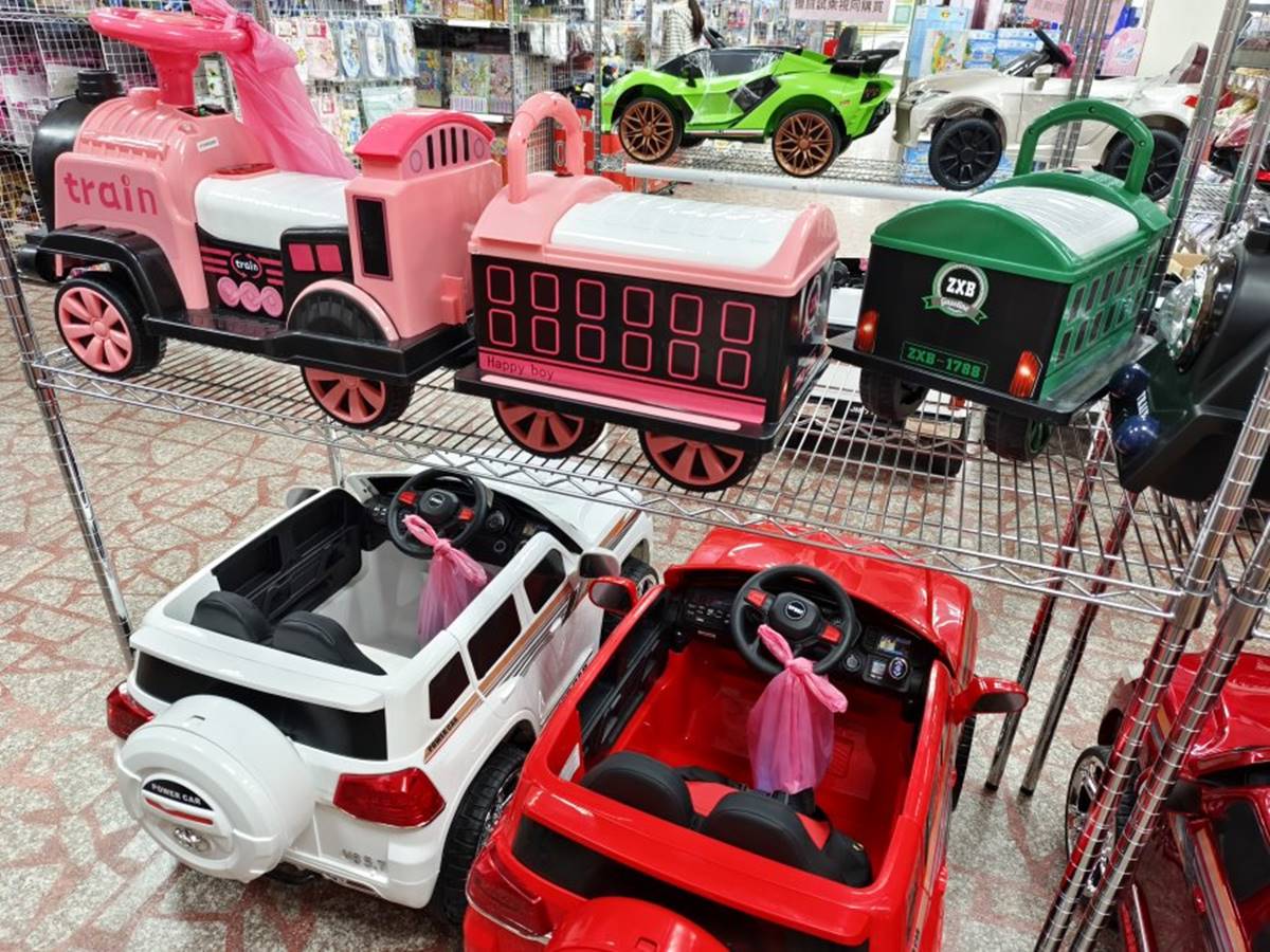 桃園最大「玩具界Costco」！破千坪超好逛，正版寶可夢、大型遙控車批發價爽買