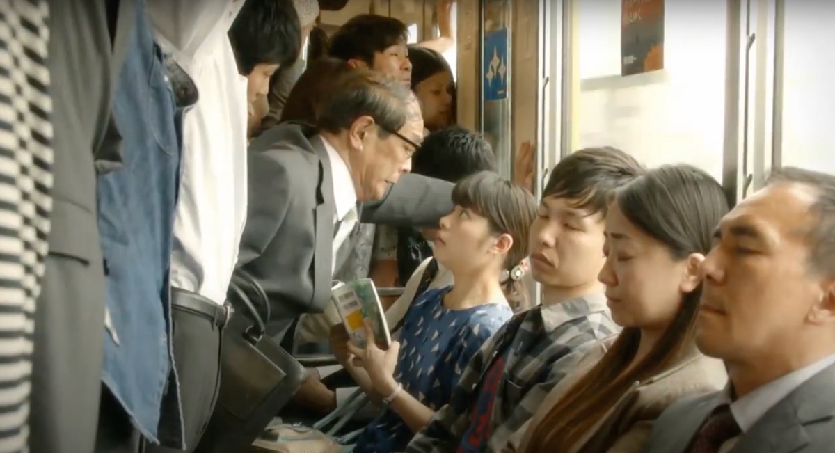 七年級回憶殺！日本曾超瘋「這件事」，日清泡麵用它拍廣告、百貨賣專屬福袋