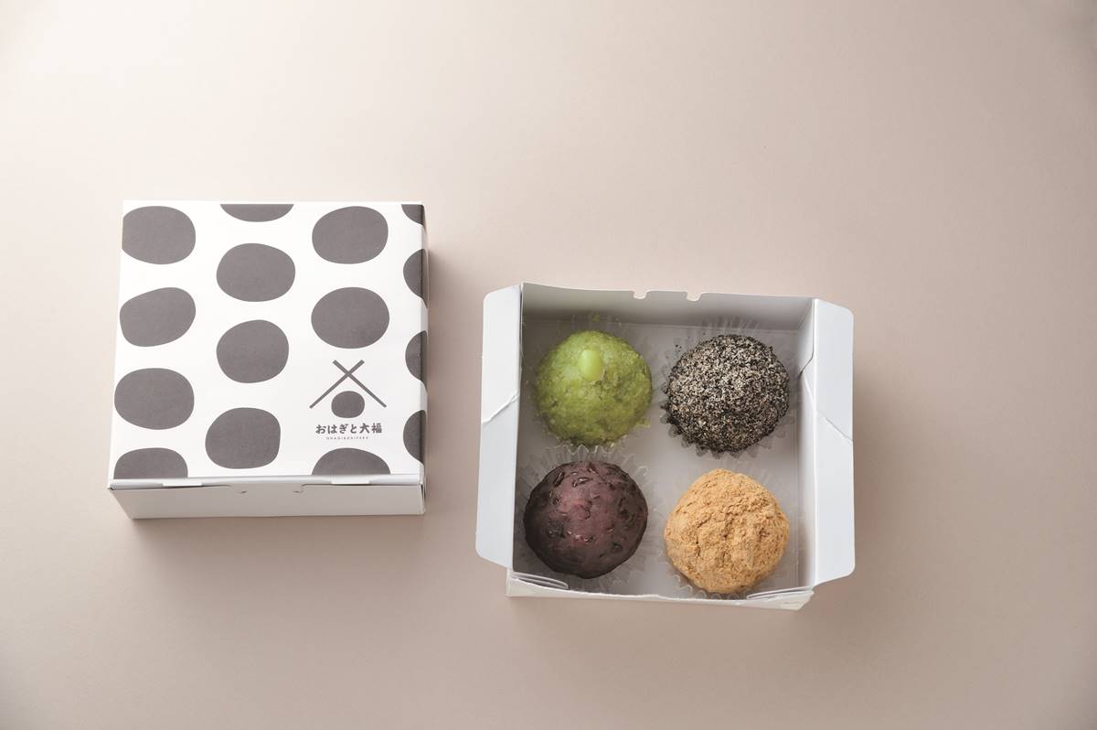 東京最新必吃！４款「創意系和菓子」伴手禮：黑白雙色蛋糕捲、剖面水果大福