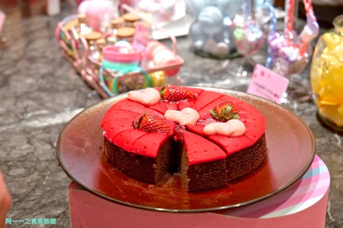 大顆草莓隨你吃！東京超狂２小時吃到飽，還有逾20款夢幻草莓甜點