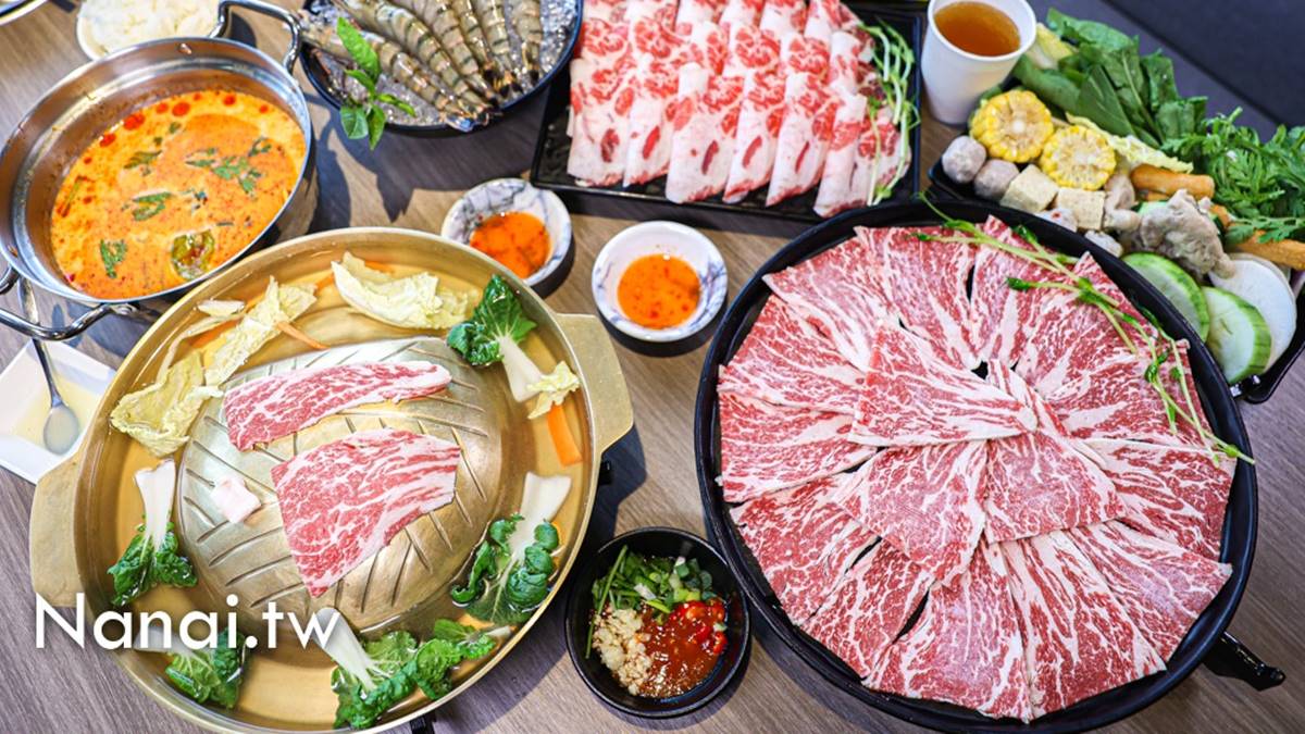 消費方式採１人１主餐，可以選擇想吃「銅盤烤肉」或「泰式火鍋」。（圖片來源：Nana愛旅行札記）