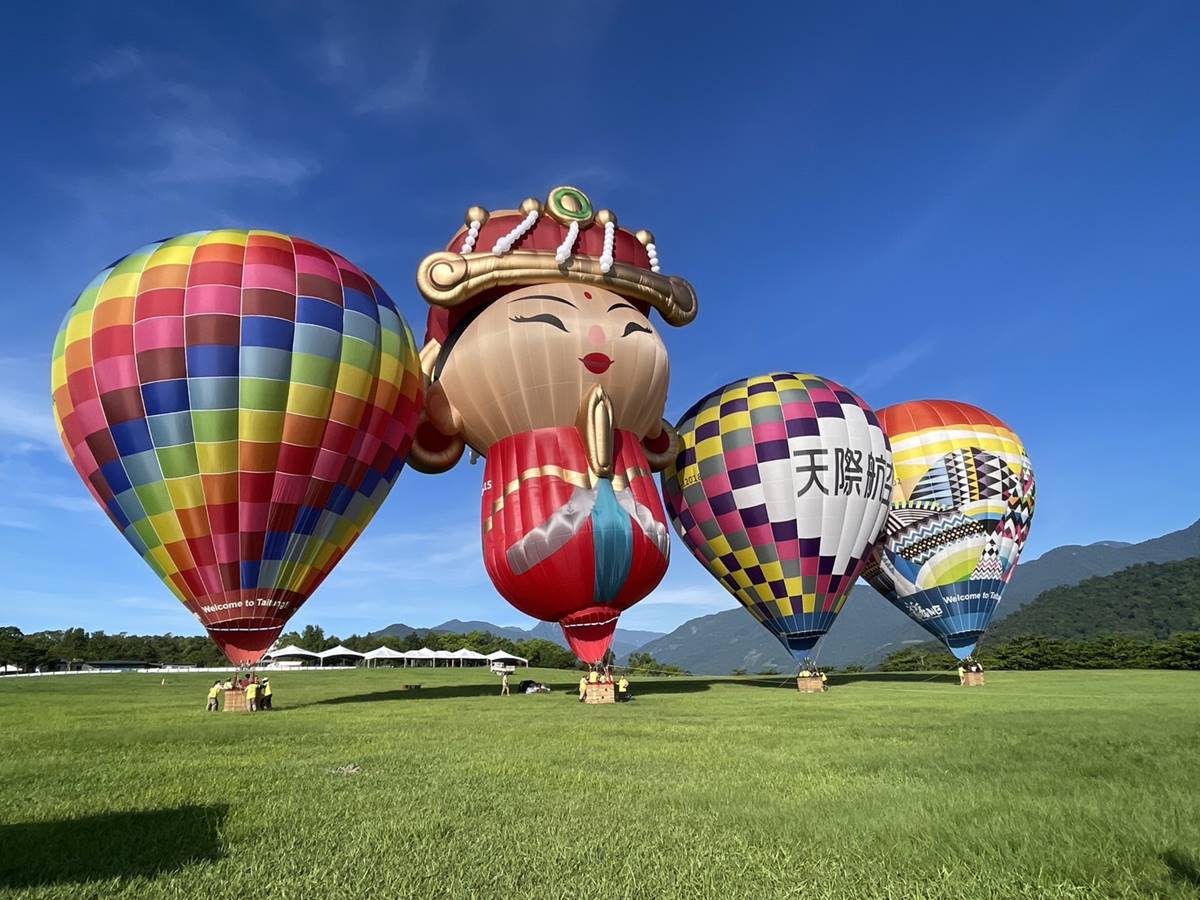 宜蘭熱氣球嘉年華「這４天」開跑！媽祖熱氣球首亮相，繫留、光雕場次快筆記