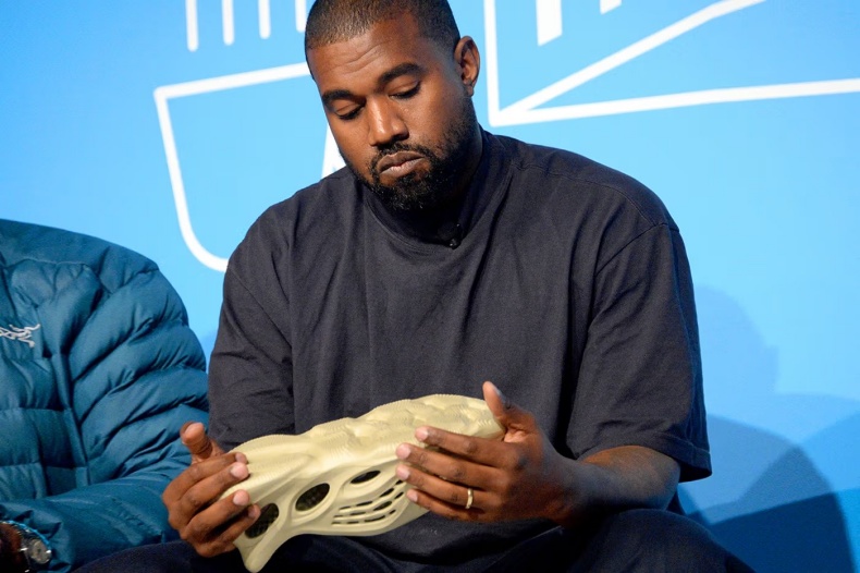 adidas yeezy系列曾經炒破萬，如今進outlet！半價下殺貨量齊全，網友評價兩極！