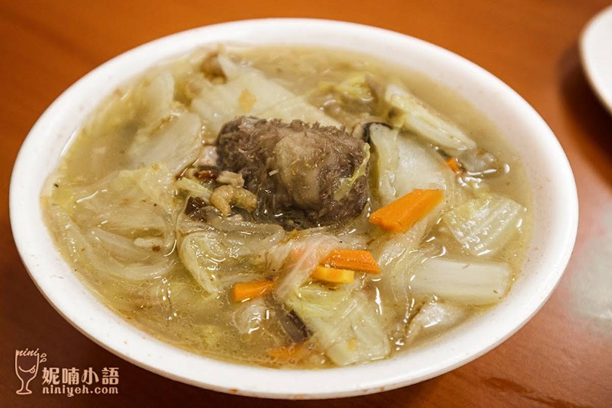 網封「台北前3強滷肉飯」!滿滿膠質油香滿溢,市場30年排隊老字號 網封「台北前3強滷肉飯」!滿滿膠質油香滿溢,市場30年排隊老字號