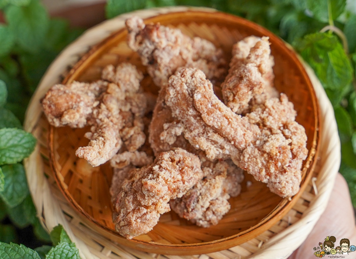 網稱「高雄賣最好炸全雞」!比臉大巨無霸炸雞300有找,必點隱藏版手標泰奶 網稱「高雄賣最好炸全雞」!比臉大巨無霸炸雞300有找,必點隱藏版手標泰奶