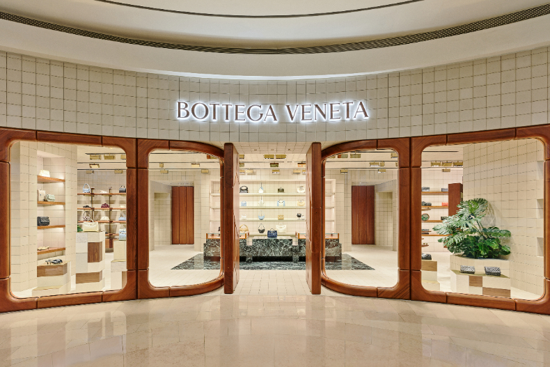 路雲來台啦！BOTTEGA VENETA台北101旗艦店開幕亮點，限定包包只在這裡賣