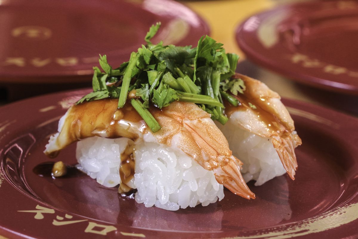 香菜控快衝！壽司郎推２款「香菜壽司」限時開賣，加碼鮭魚生魚片買２送１