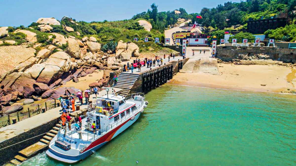 「台灣最神祕離島」開放登島！試營運、申請流程１篇全看懂，再訪必遊８景點