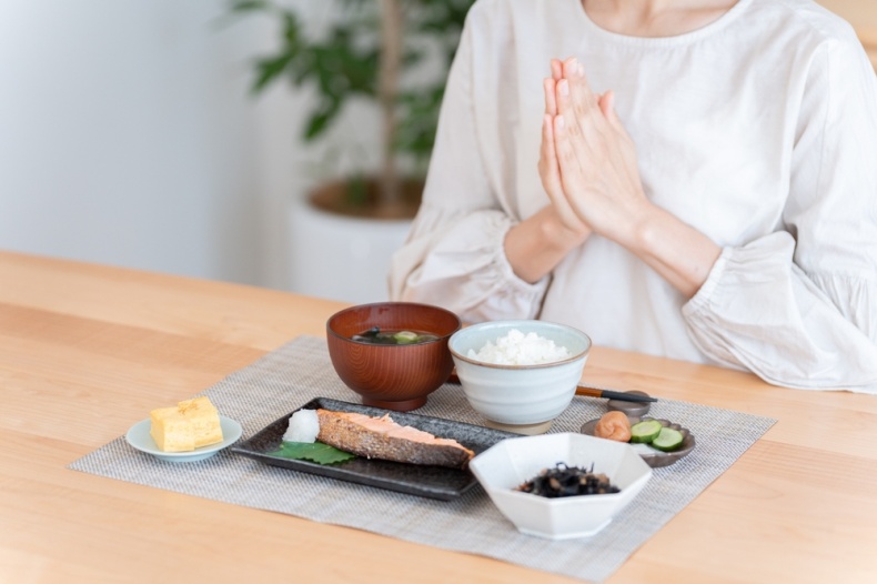 為什麼日本人愛吃澱粉、不愛運動也照樣瘦？2個生活習慣是關鍵！