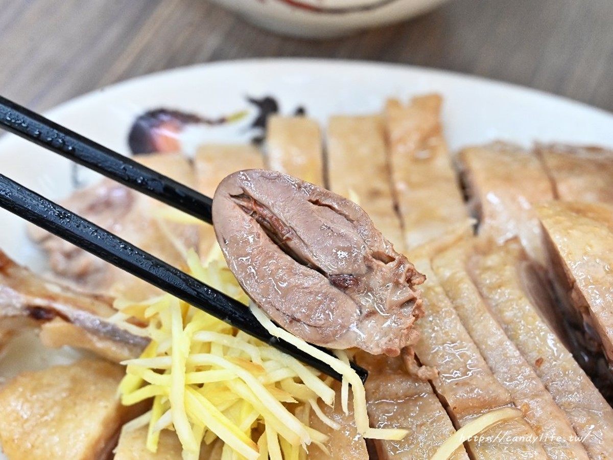 台中人激推鵝肉!市場30年老攤賣到開店面,鮮嫩鵝肉Q皮多汁超欠吃 台中人激推鵝肉!市場30年老攤賣到開店面,鮮嫩鵝肉Q皮多汁超欠吃
