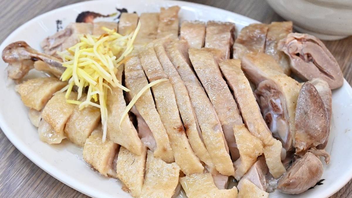 招牌鵝肉的鵝皮很Q，肉質也軟嫩多汁。（圖片來源：糖糖‘s 享食生活）