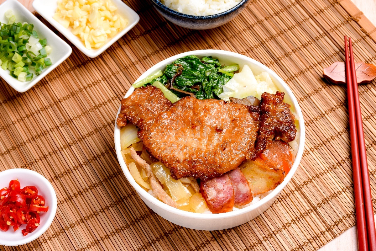 【獨家】滷肉飯界霸主！鬍鬚張X食尚聯名套餐現省65元，一次吃雙便當＋甜點