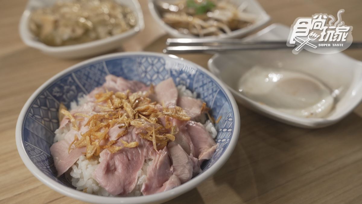 「火雞肉片飯」肉片大塊，吃起來很過癮。