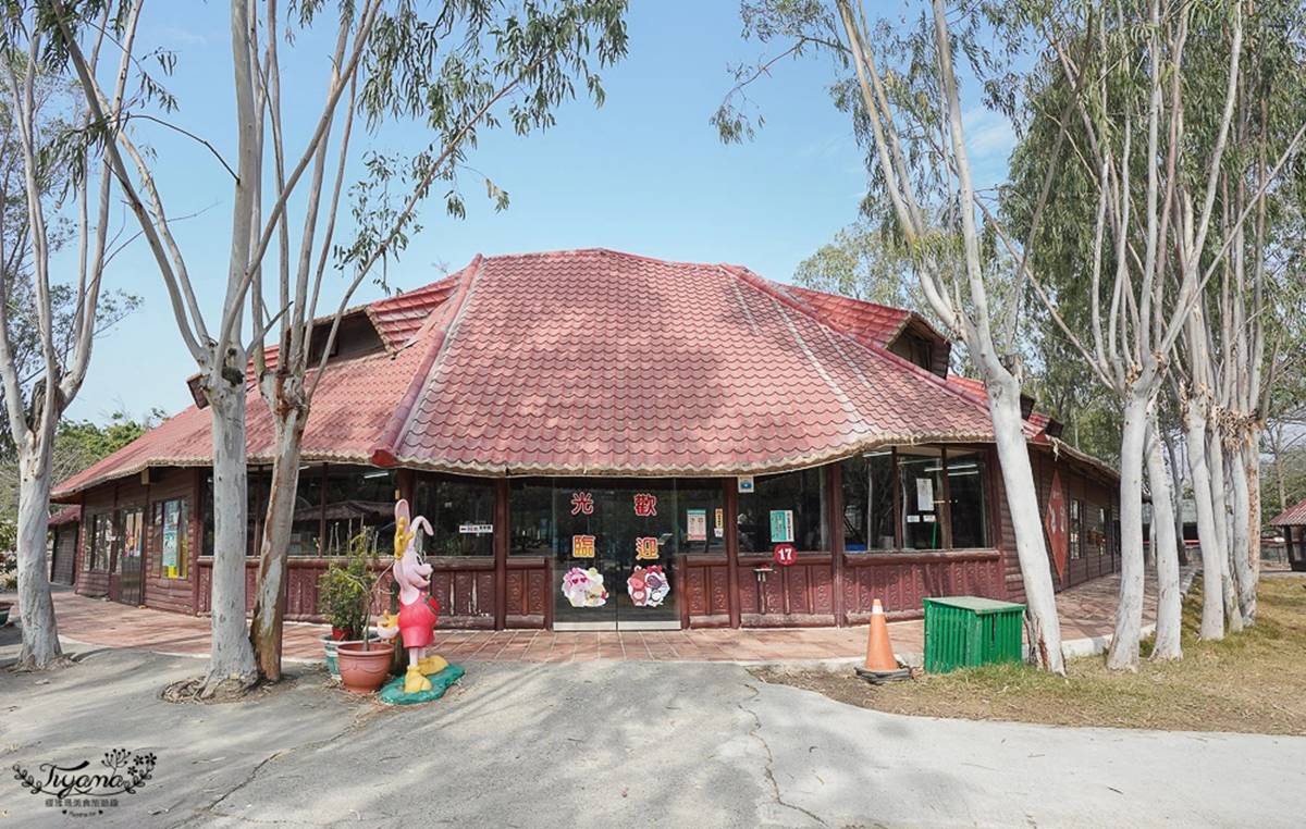 零距離餵萌水豚！台南「頑皮世界野生動物園」行程攻略：特色亮點、門票資訊