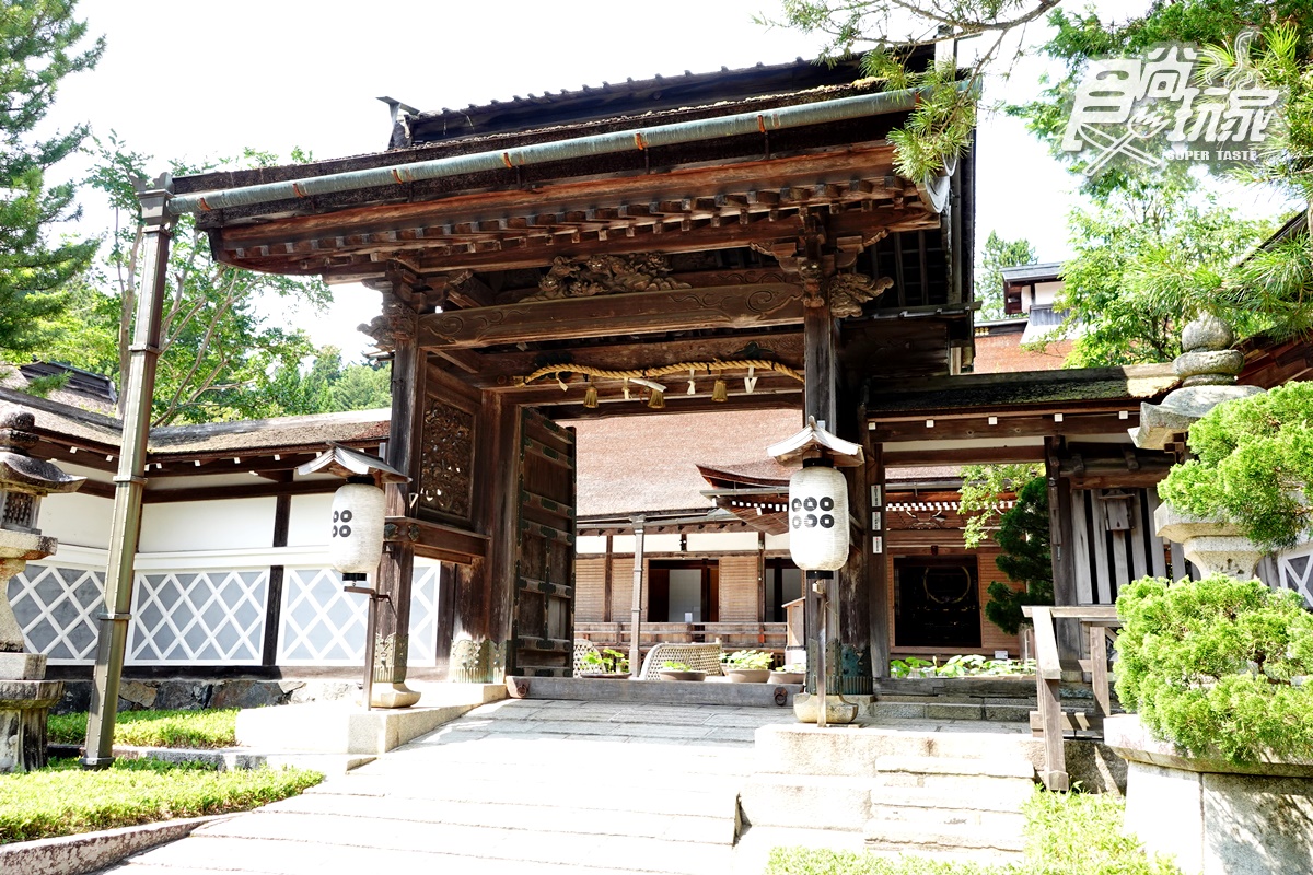 來去寺廟住１晚！日本「蓮華定院」開箱：冥想體驗、高級套房，還能爽喝啤酒