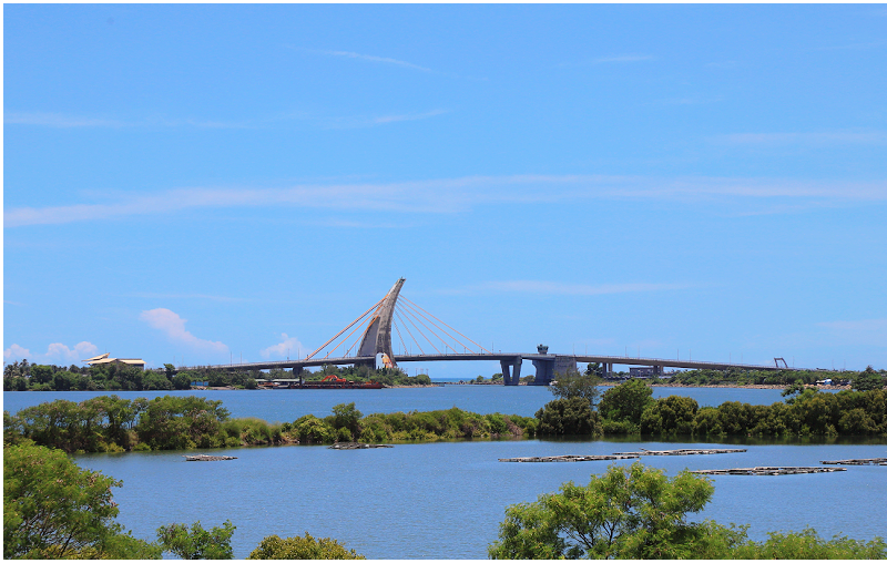 鵬灣跨海大橋。（圖片來源：肉魯 走遍全台灣●環遊全世界）