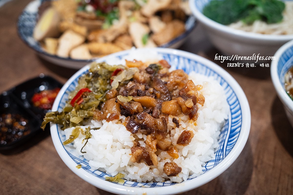 夜貓最愛「東引快刀手」插旗三重！牛油麻醬麵銷魂噴香，超強滷味每桌必點