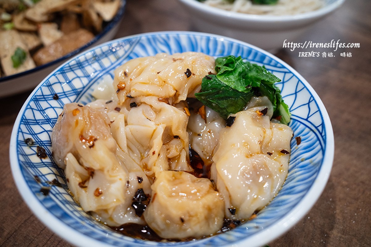 夜貓最愛「東引快刀手」插旗三重！牛油麻醬麵銷魂噴香，超強滷味每桌必點