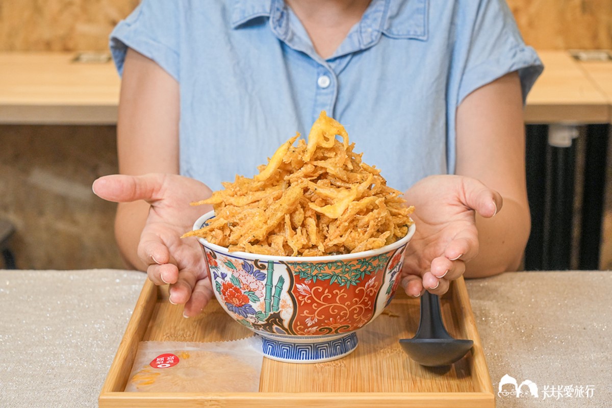 炸蝦免費加到滿！大碗公「銅板價海產粥」附飲料暢飲，15元酥炸雞肉串也必點