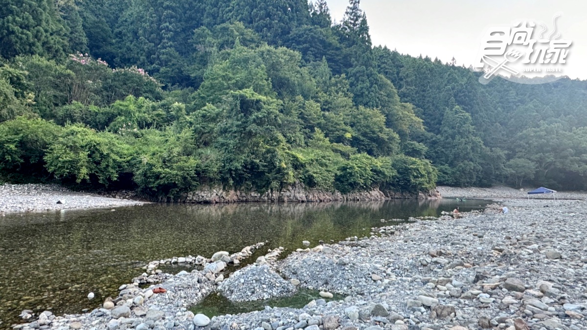 可自己挖掘溫泉的「川湯溫泉」。