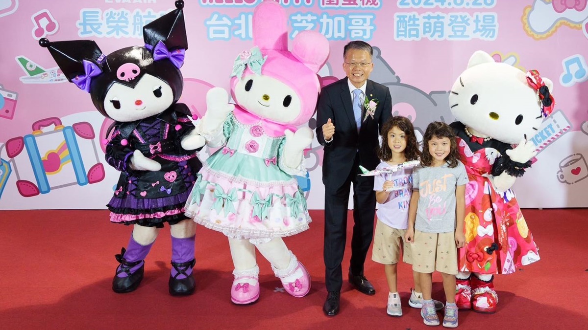 Hello Kitty彩繪機來了！長榮三麗鷗新機登場，撲克牌、登機證超欠收藏