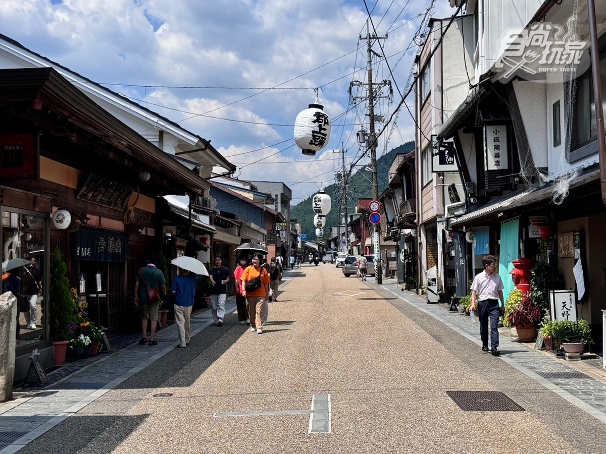 400年歷史「小京都」在這！日本第一名水喝到飽，還能DIY食物模型逛老街