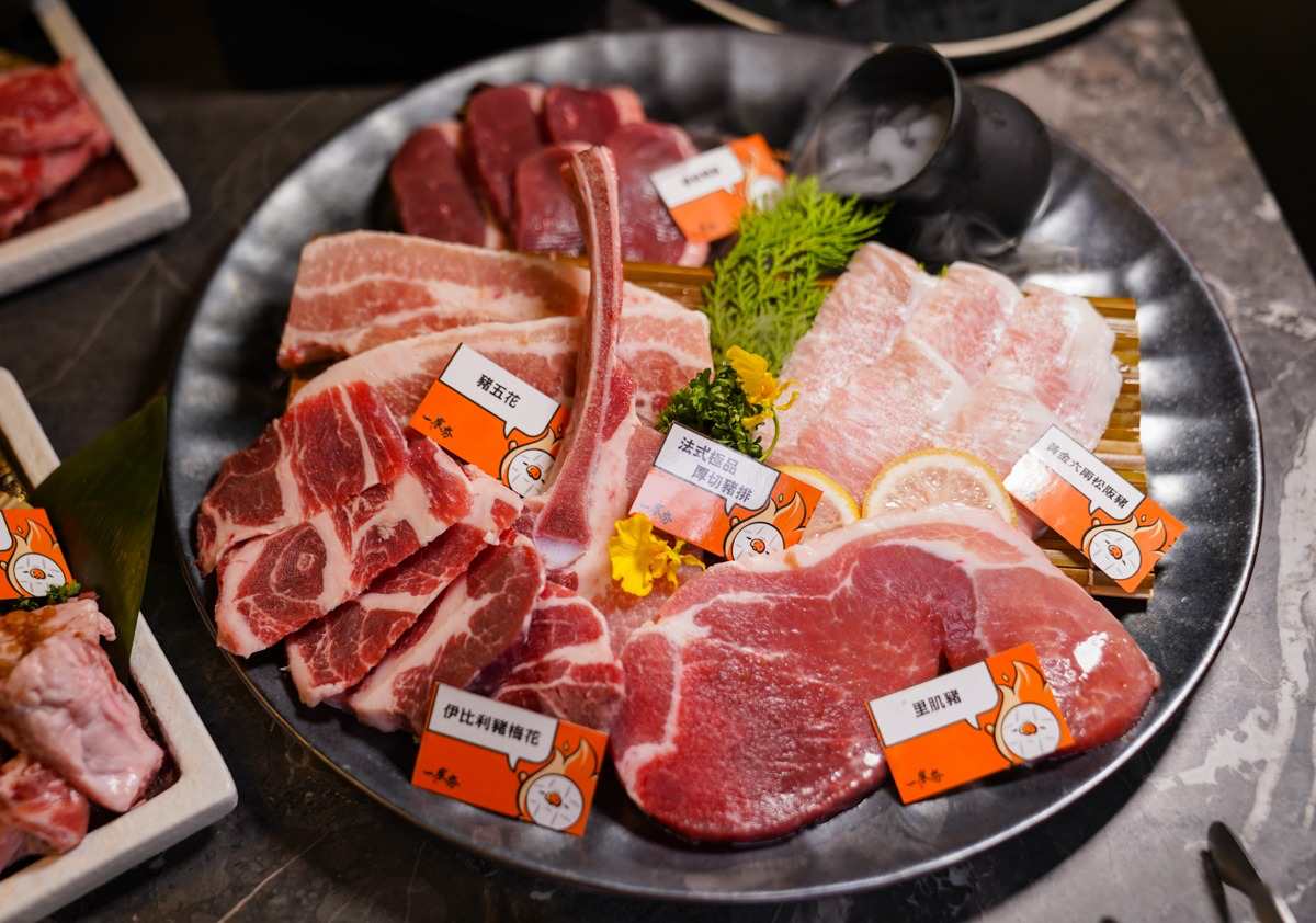 燒肉附自助吧吃到飽！499元起爽嗑６種肉拼盤，沙拉小菜、甜點飲料無限供應